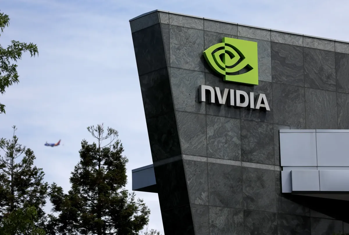 Investor Caution Grows as Nvidia’s Revenue Forecast and Geopolitical Tensions Weigh on Markets